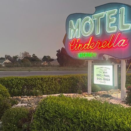 Cinderella Motel Hollister Exteriör bild